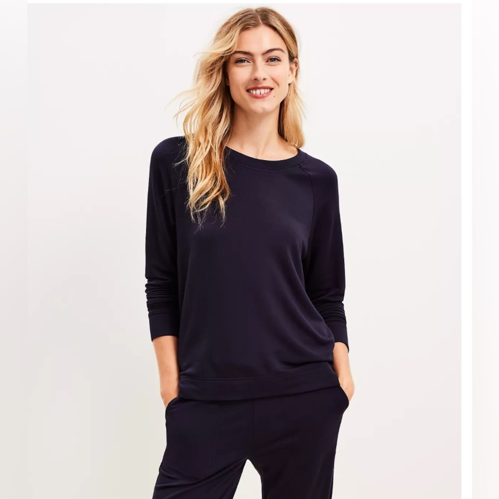 Lou & Grey Signature Soft sweatshirt, navy blue size small